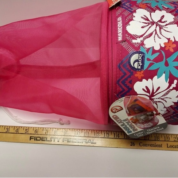 Igloo Max Cold Insulated Cooling Tote - Picture 12 of 14